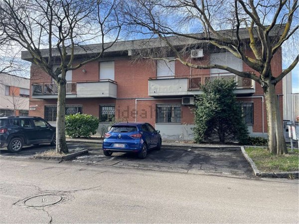 appartamento in vendita a Modena in zona Madonnina / Quattro Ville