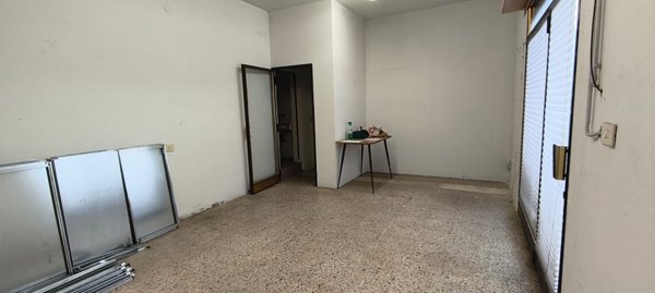 locale di sgombero in vendita a Modena in zona Vaciglio