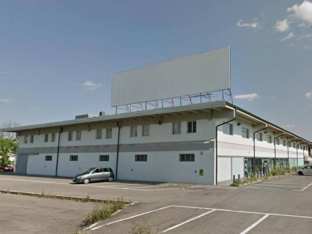 negozio in vendita a Modena in zona Cognento