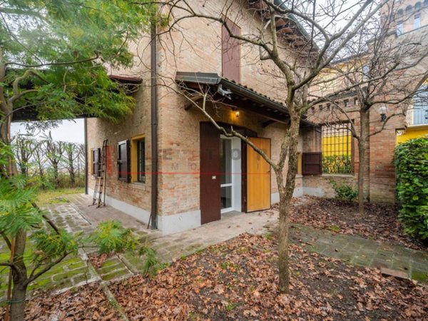 casa indipendente in vendita a Modena in zona Vaciglio