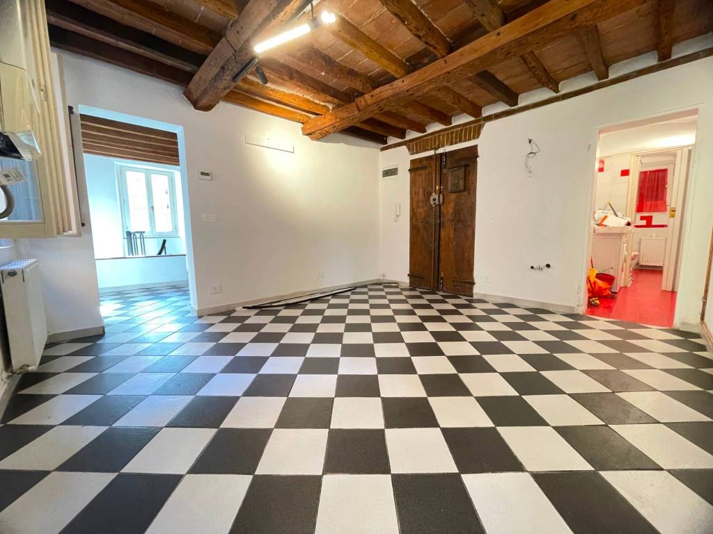 appartamento in vendita a Modena in zona Centro Storico