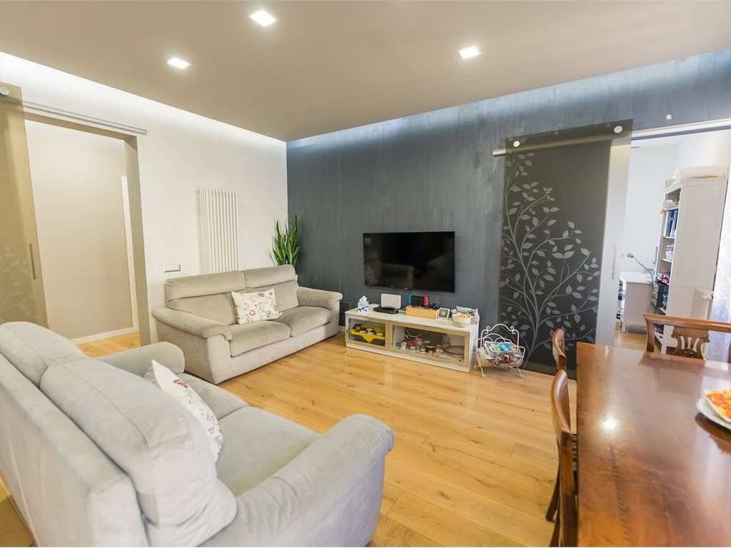 appartamento in vendita a Modena in zona San Lazzaro / Modena Est