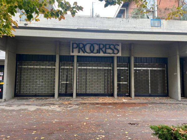 negozio in vendita a Modena in zona San Faustino