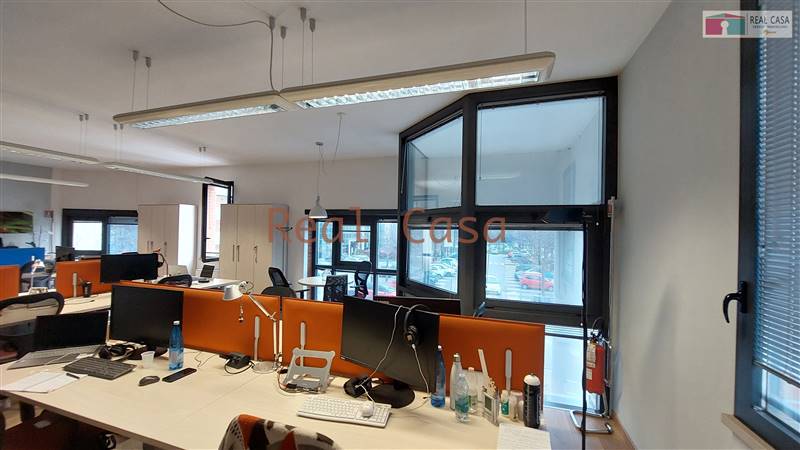 ufficio in vendita a Modena in zona Crocetta