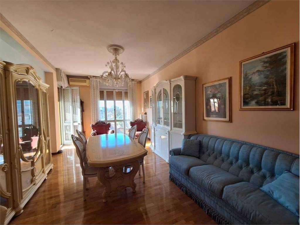 appartamento in vendita a Modena in zona Crocetta