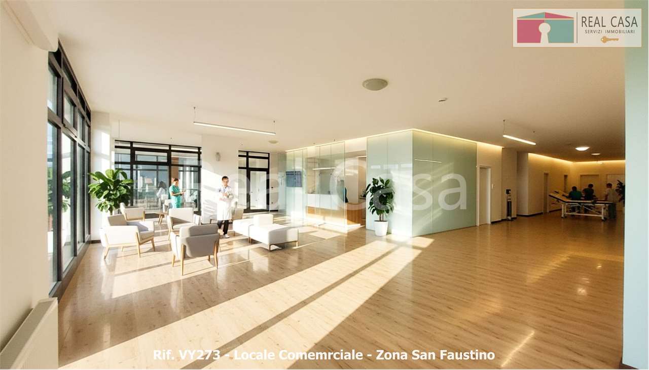 locale commerciale in vendita a Modena in zona San Faustino