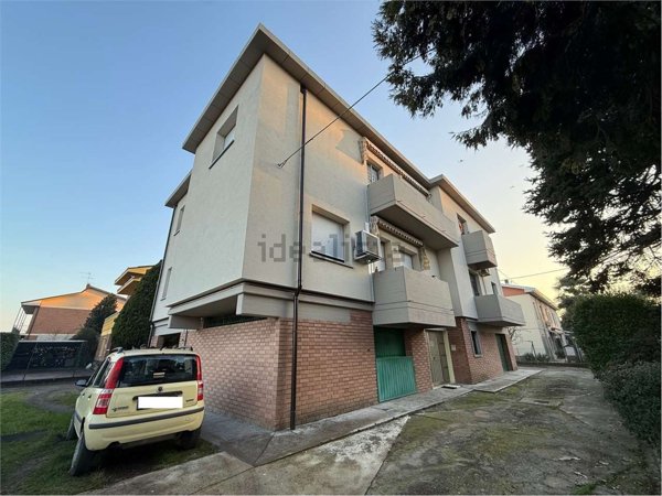 appartamento in vendita a Modena in zona Albareto