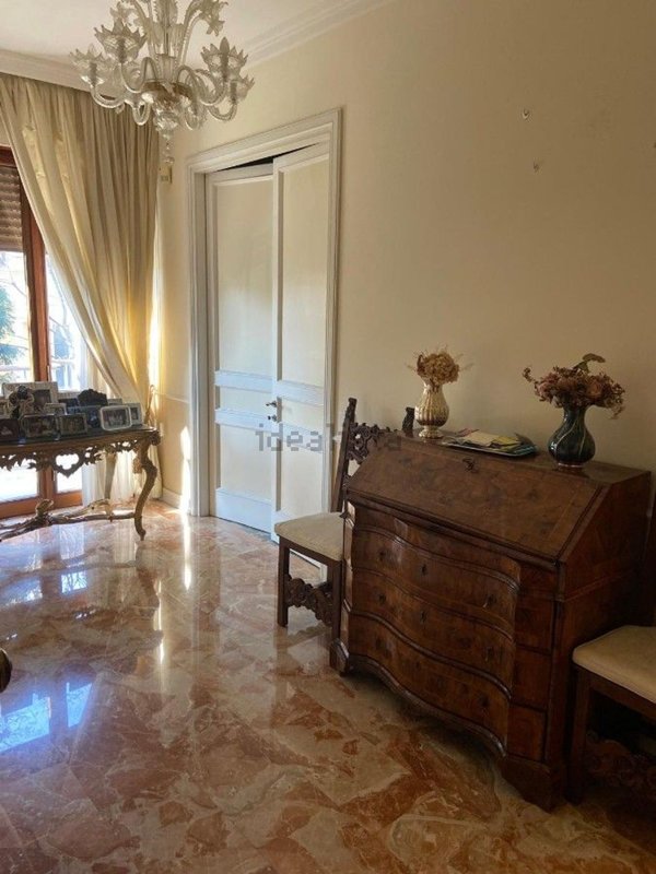 appartamento in vendita a Modena in zona Centro Storico