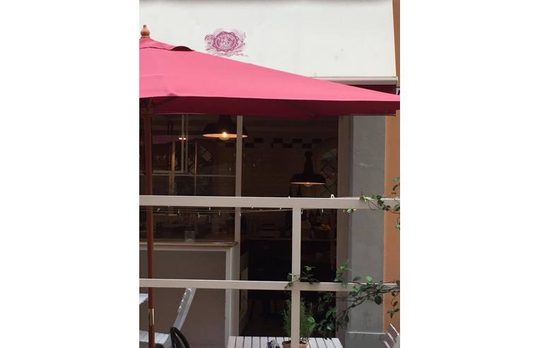 negozio in vendita a Modena in zona Centro Storico