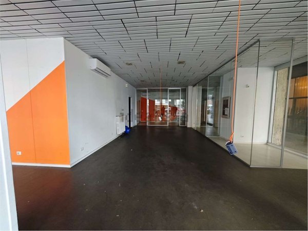 ufficio in vendita a Modena