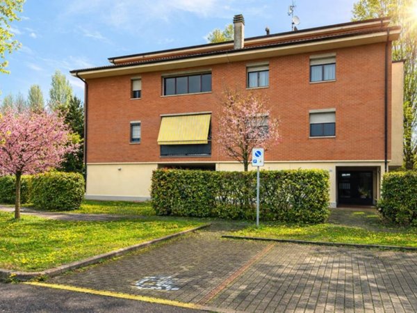 appartamento in vendita a Modena in zona Villanova