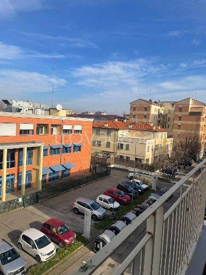 appartamento in vendita a Modena in zona Amendola