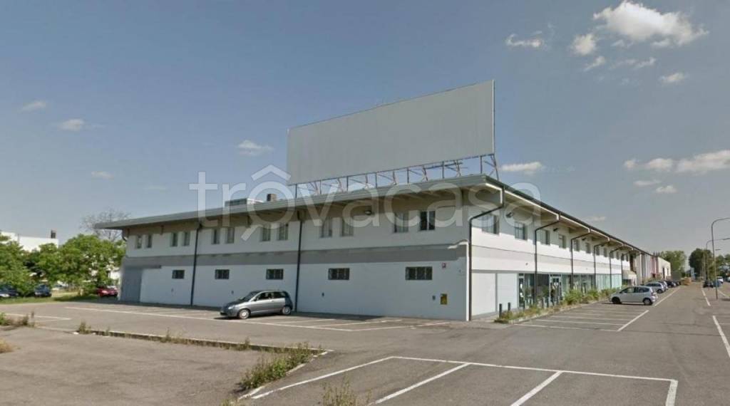 negozio in vendita a Modena in zona Centro Storico