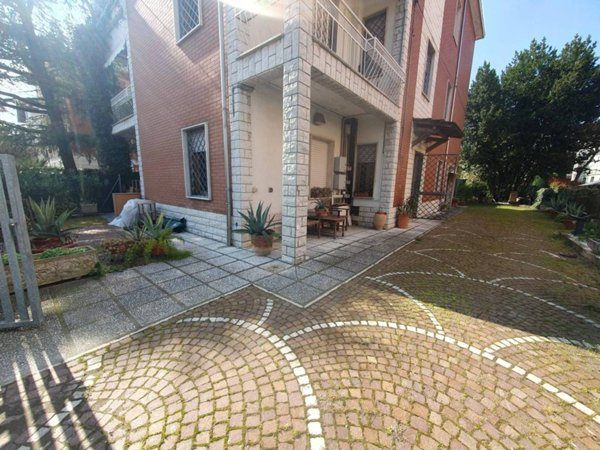 appartamento in vendita a Modena in zona Amendola