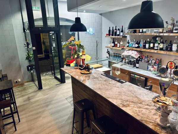 negozio in vendita a Modena in zona Centro Storico