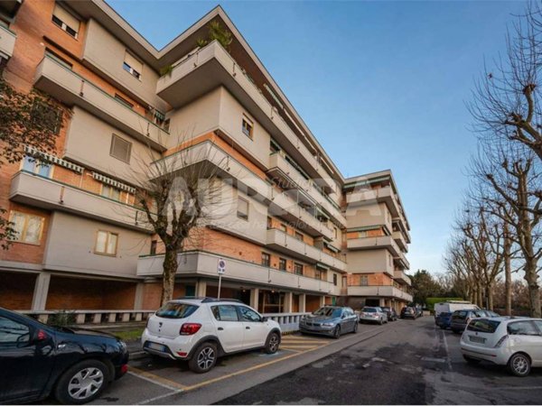 appartamento in vendita a Modena in zona San Lazzaro / Modena Est