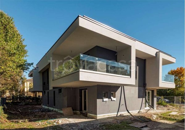 casa indipendente in vendita a Modena in zona Amendola