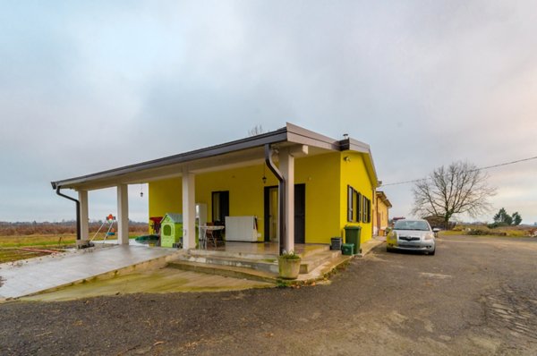 casa indipendente in vendita a Modena in zona Ganaceto