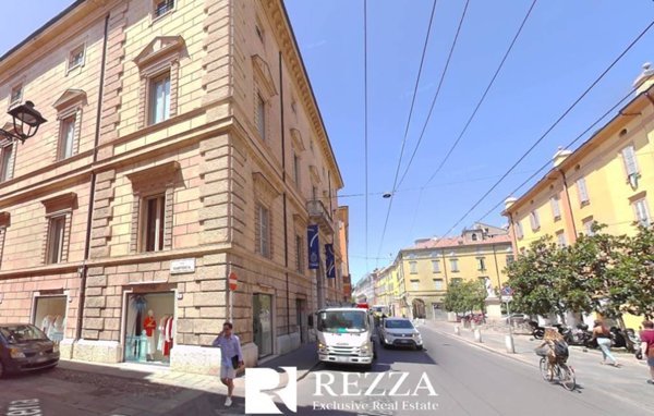 negozio in vendita a Modena in zona Centro Storico