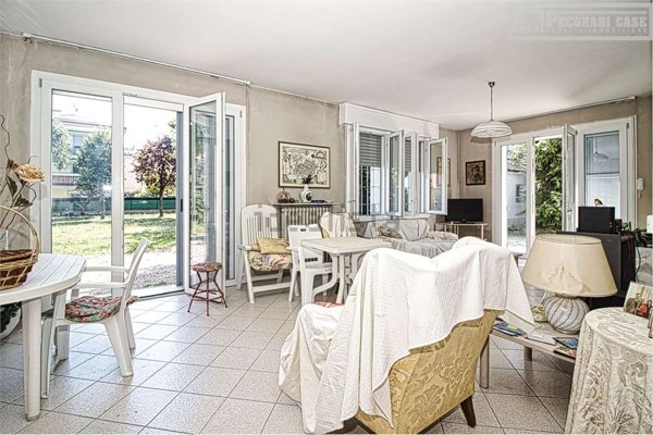 appartamento in vendita a Modena in zona Madonnina / Quattro Ville