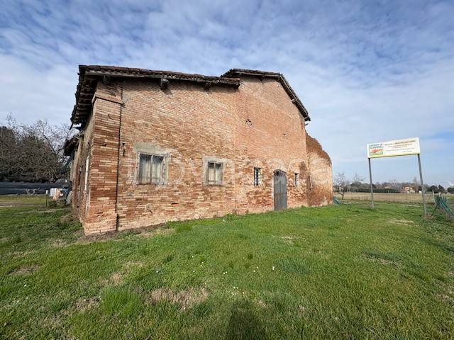 casa indipendente in vendita a Modena in zona Paganine