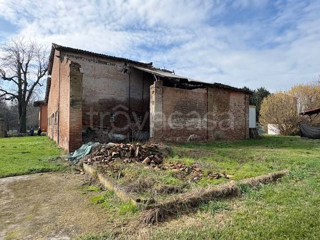 casa indipendente in vendita a Modena in zona Portile