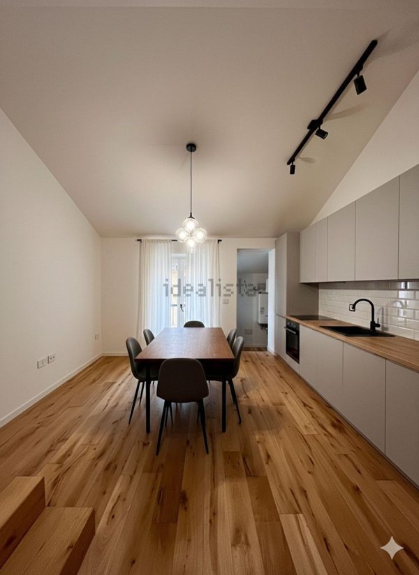 appartamento in vendita a Modena in zona Centro Storico