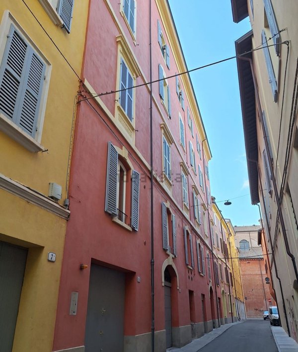 appartamento in vendita a Modena in zona Centro Storico