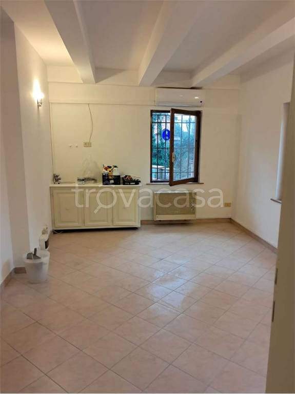 ufficio in vendita a Modena in zona San Damaso