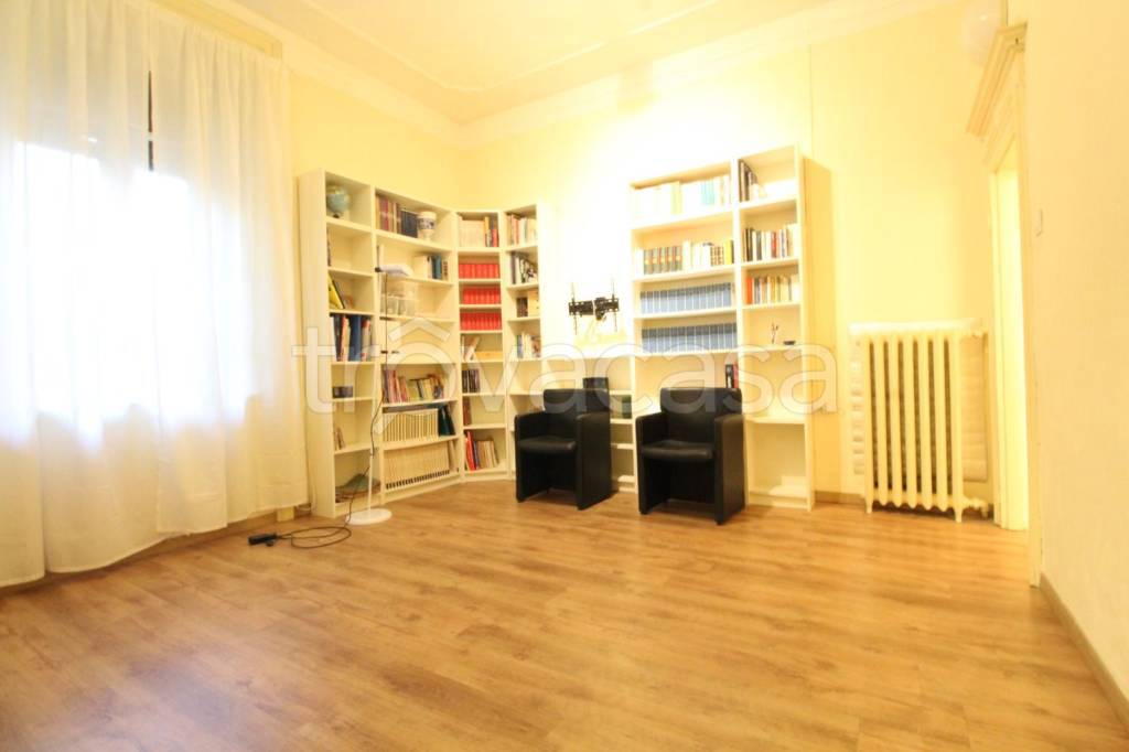 appartamento in vendita a Modena in zona Centro Storico