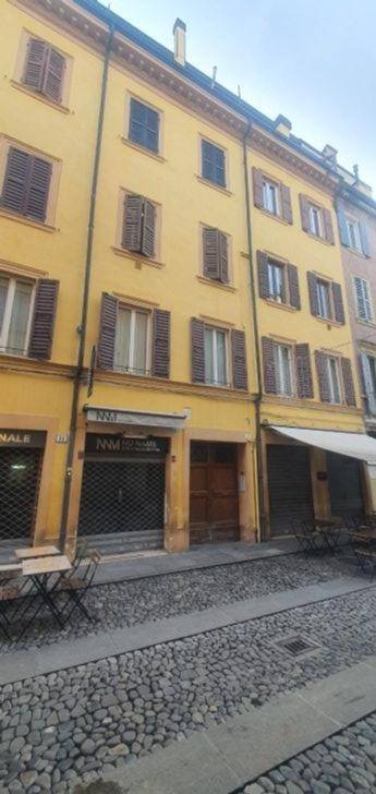 appartamento in vendita a Modena in zona Centro Storico