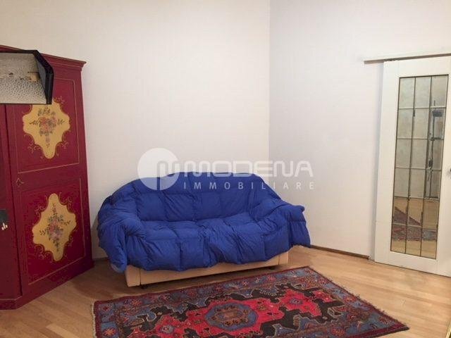 appartamento in vendita a Modena in zona Centro Storico