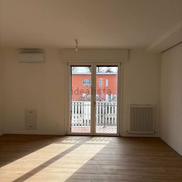 appartamento in vendita a Modena in zona Amendola