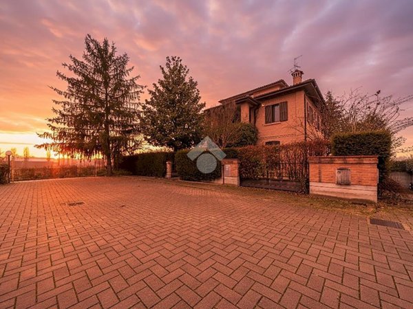 casa indipendente in vendita a Modena in zona Marzaglia