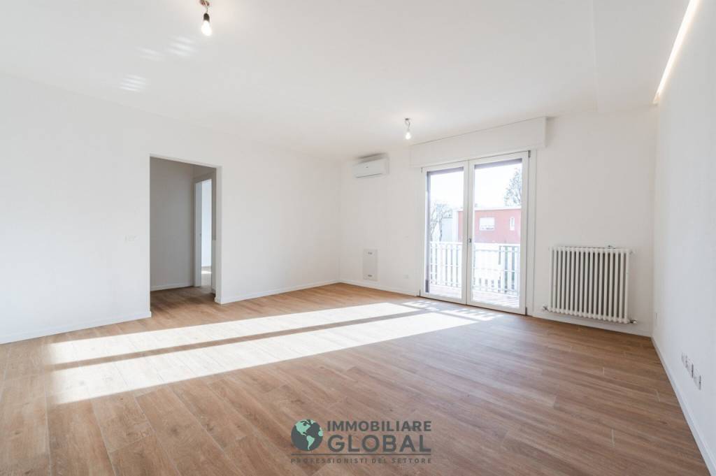 appartamento in vendita a Modena in zona Amendola