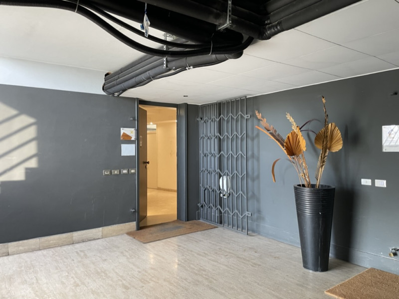 ufficio in vendita a Modena in zona San Faustino