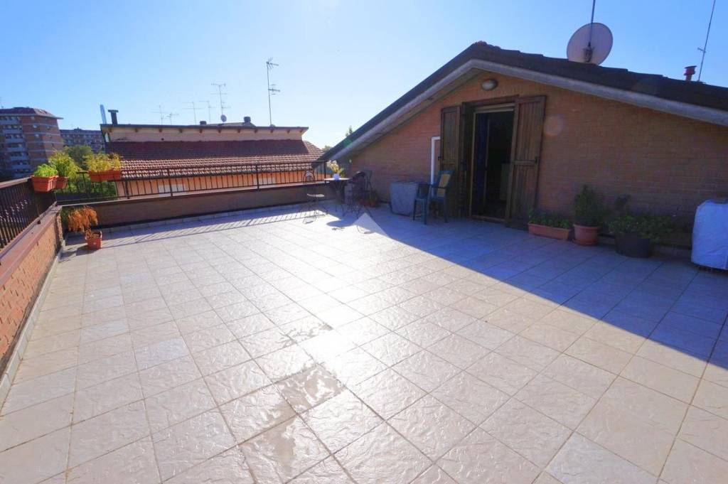 appartamento in vendita a Modena in zona Crocetta