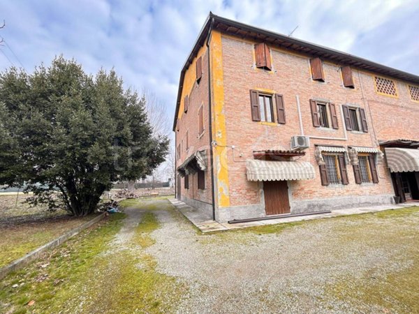 casa indipendente in vendita a Modena in zona Vaciglio