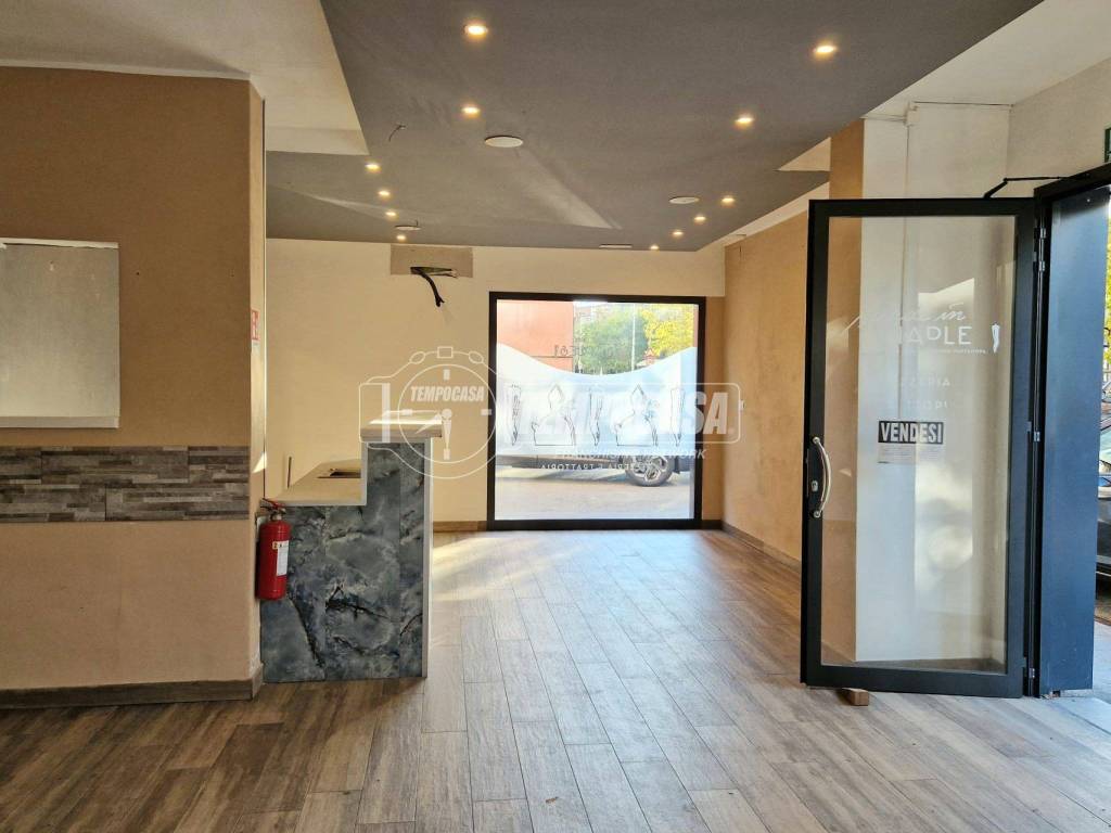 negozio in vendita a Modena in zona San Faustino