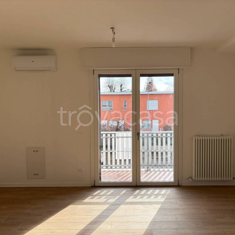 appartamento in vendita a Modena in zona Amendola