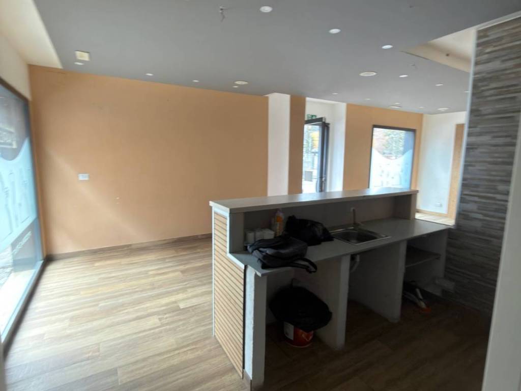 negozio in vendita a Modena in zona San Faustino