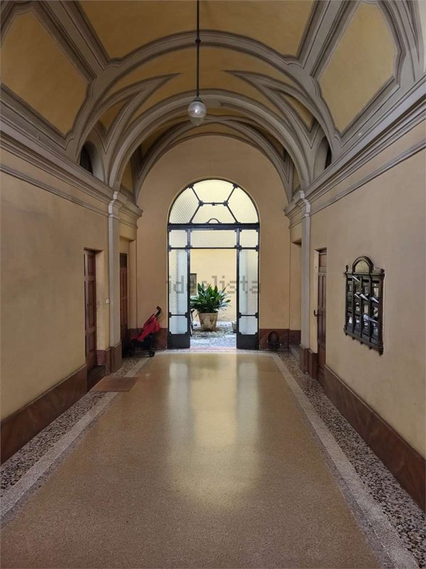 appartamento in vendita a Modena in zona Centro Storico