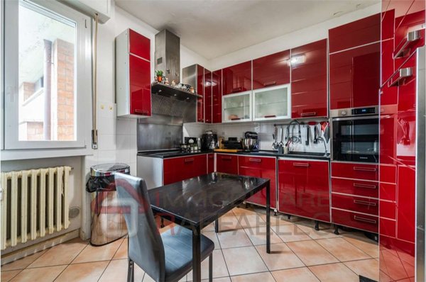 appartamento in vendita a Modena in zona Amendola