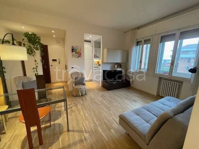 appartamento in vendita a Modena in zona Amendola