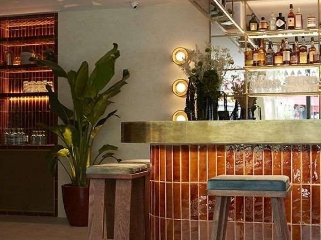 negozio in vendita a Modena in zona Centro Storico