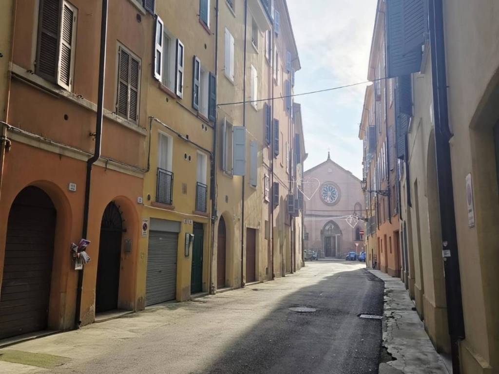 appartamento in vendita a Modena in zona Centro Storico