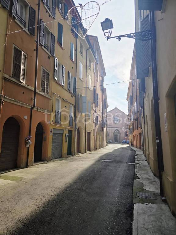 appartamento in vendita a Modena in zona Centro Storico