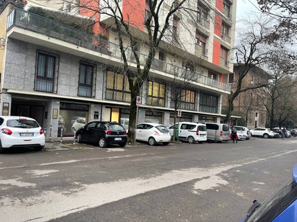 ufficio in vendita a Modena in zona Sant'Agnese