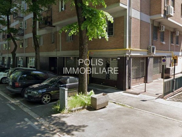 negozio in vendita a Modena in zona San Lazzaro / Modena Est