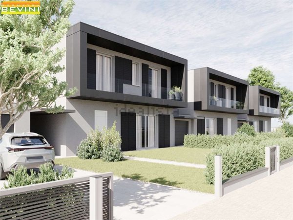 casa indipendente in vendita a Modena